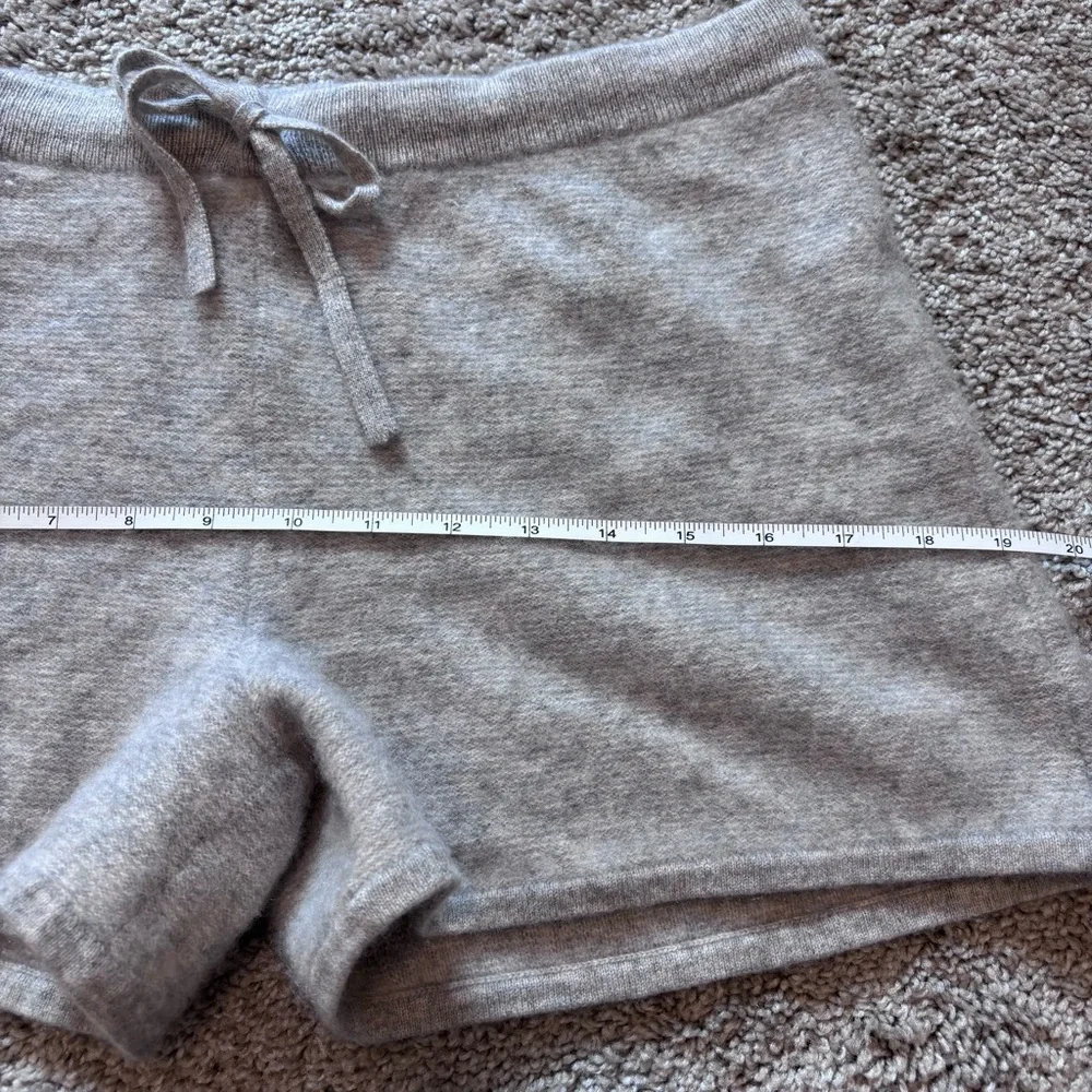 Neiman Marcus Heathered Gray Cashmere Shorts Women’s XL Comfort Luxury - Picture 8 of 9